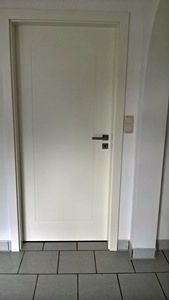 Zimmertuer8