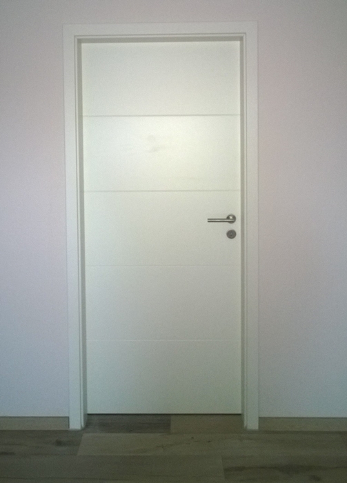 Zimmertuer9